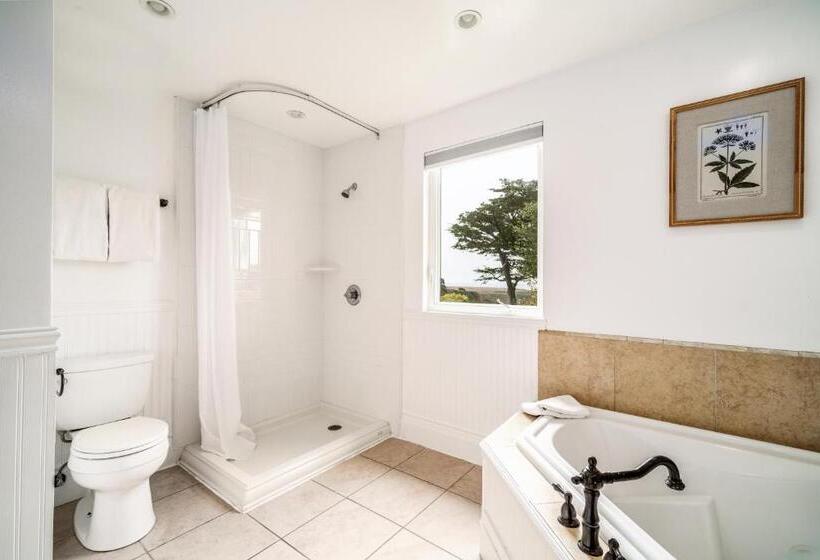 발코니가 있는 스위트, Agate Cove Inn