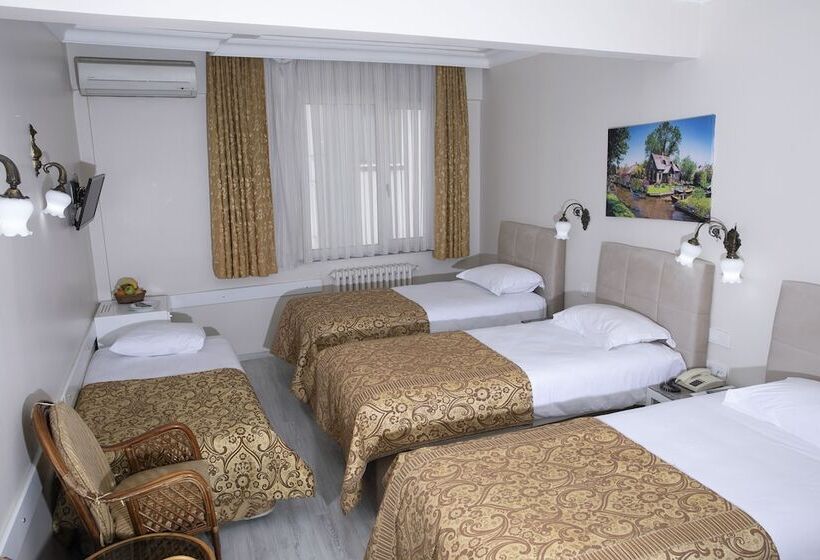 اتاق استاندارد سه نفره, Hali