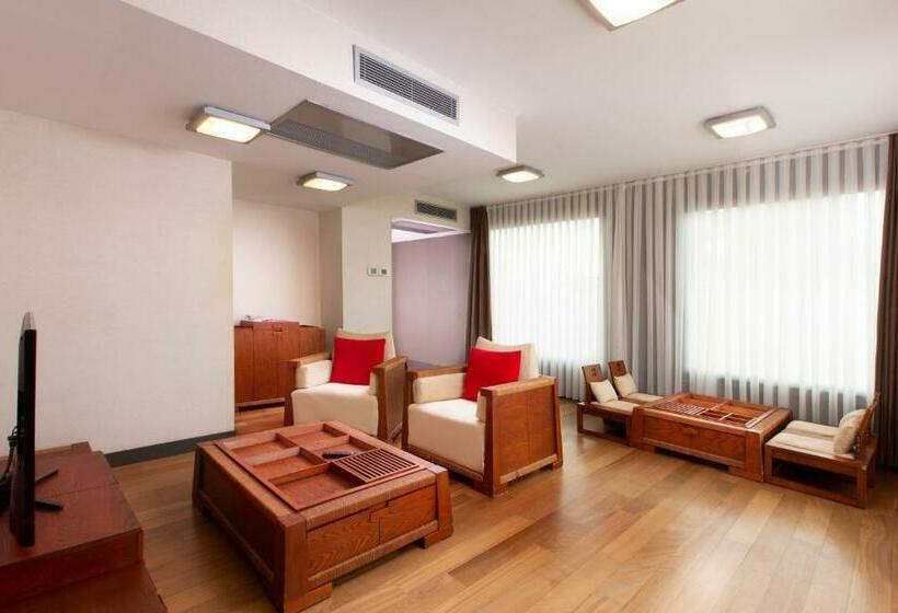 سوئیت پنت هاوس, Nippon