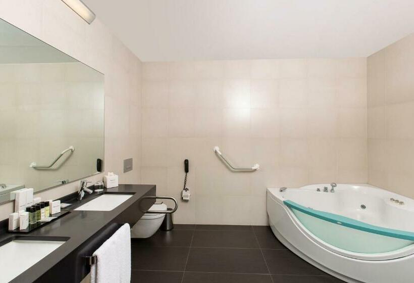 سوئیت پنت هاوس, Nippon