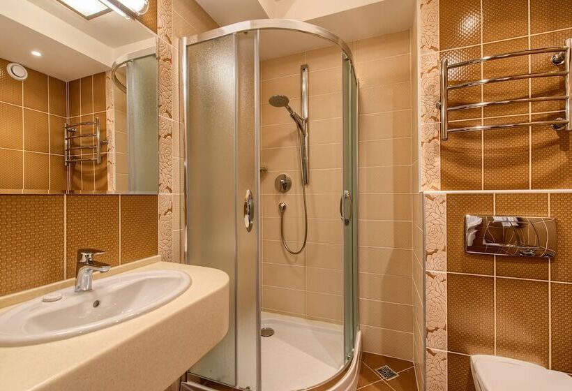 سوییت, President