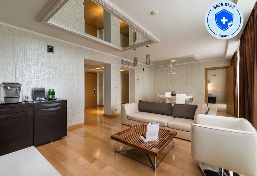 سوییت, President