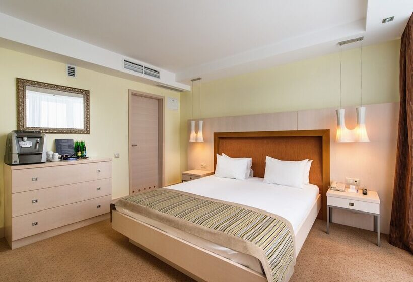 سوییت, President