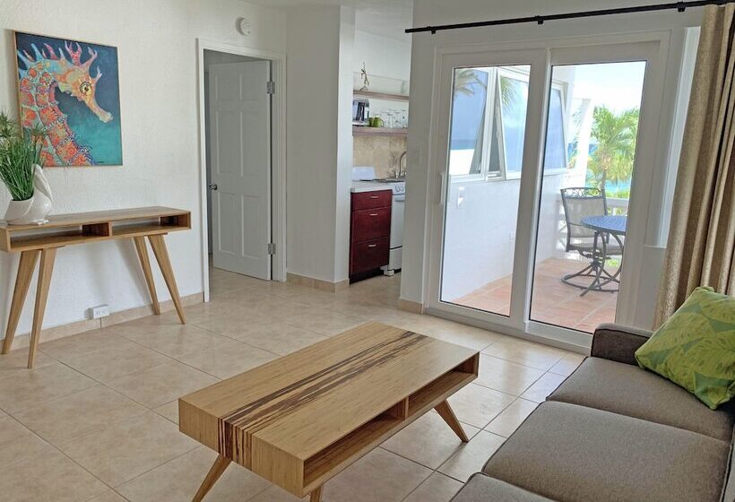 سوییت با چشمانداز دریا, Sand Castle On The Beach Adults Only