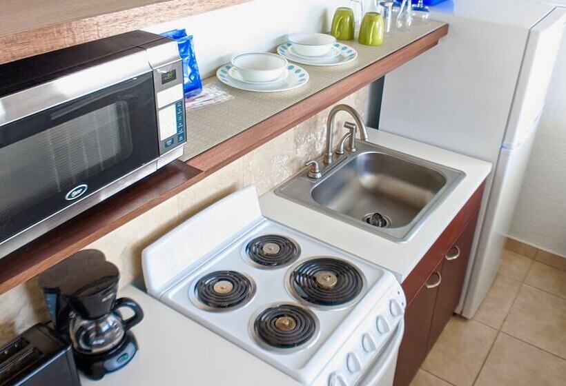 سوییت با چشمانداز دریا, Sand Castle On The Beach Adults Only