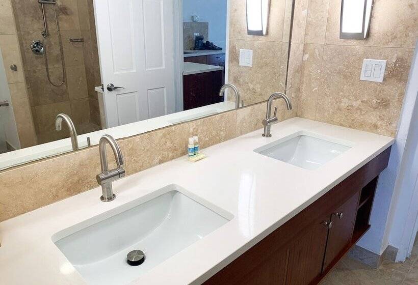 ویلای 1 خوابه, Sand Castle On The Beach Adults Only