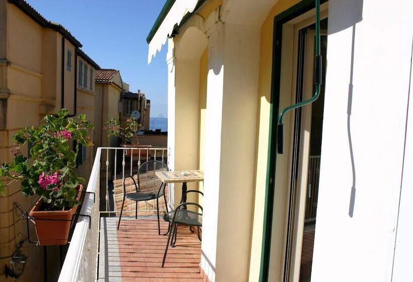 غرفة ديلوكس مزودة بشرفة, B&b Residenza Cardinale