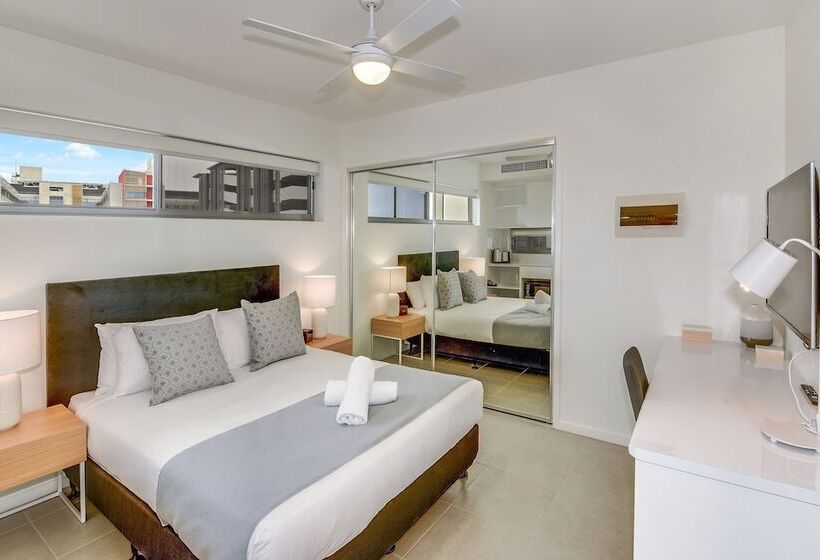 带3个卧室的公寓, Aquarius Kawana