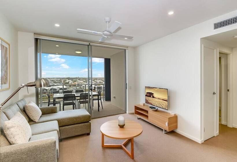 带3个卧室的公寓, Aquarius Kawana