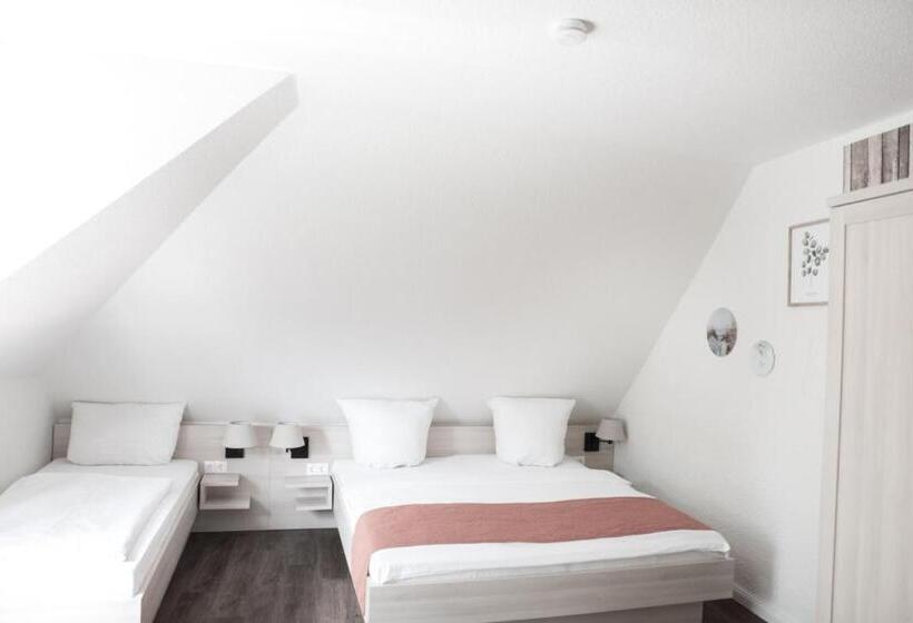 Standard Kolmen Hengen Huone, Up´n Diek