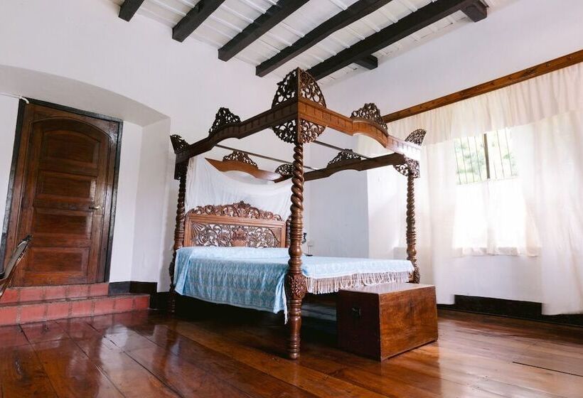 اتاق لوکس, Villa Angela Heritage House