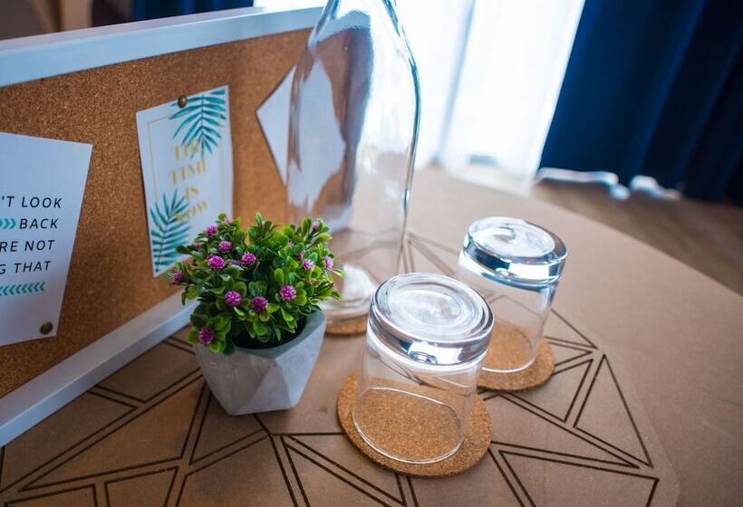 חדר סטנדרט עם מרפסת ונוף לים, 19 Atelier Suites Aeropod