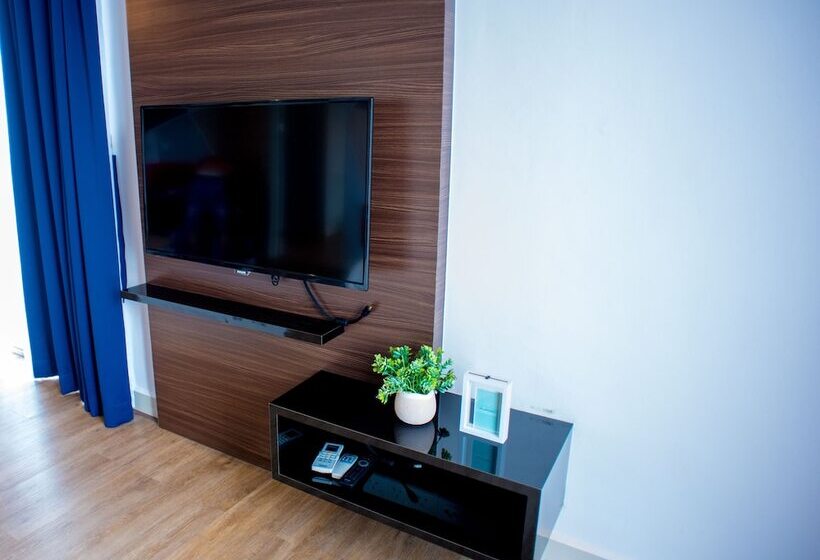 חדר סטנדרט עם מרפסת ונוף לים, 19 Atelier Suites Aeropod