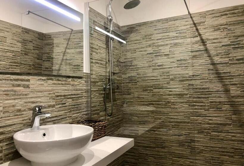 اتاق لوکس, Dimora Cavalieri