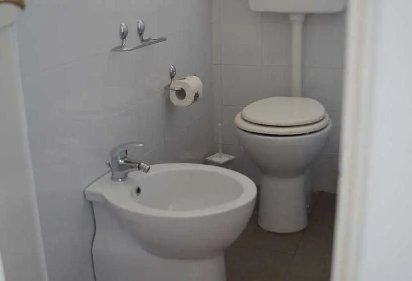 اتاق راحتی با چشم‌انداز دریا, Palazzo Barba