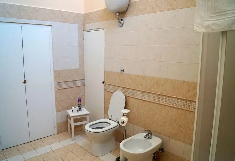 اتاق راحتی سه تخته, Palazzo Barba