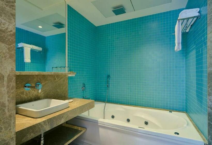 سوییت, Skk Blu Formerly Known As Blu Feather Hotel & Spa