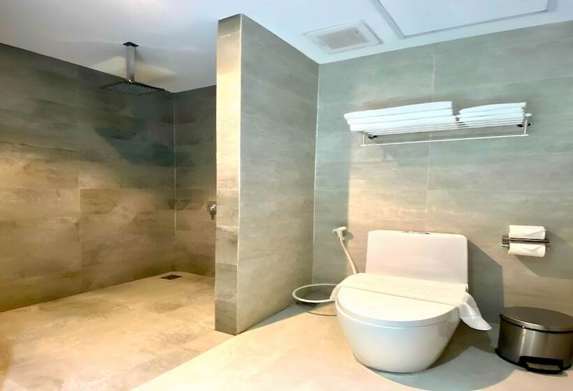 חדר סטנדרט לשלושה, Lcs Hotel & Apartment