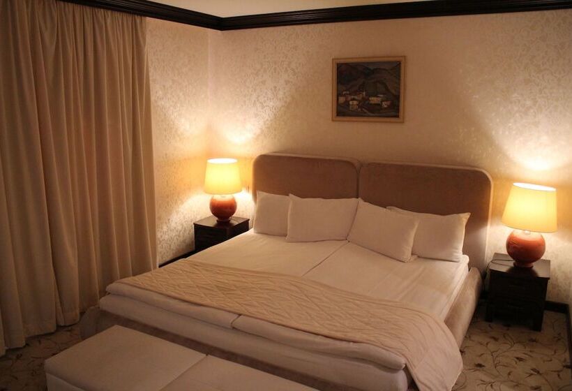 חדר דלוקס עם מרפסת, Shiroka Laka