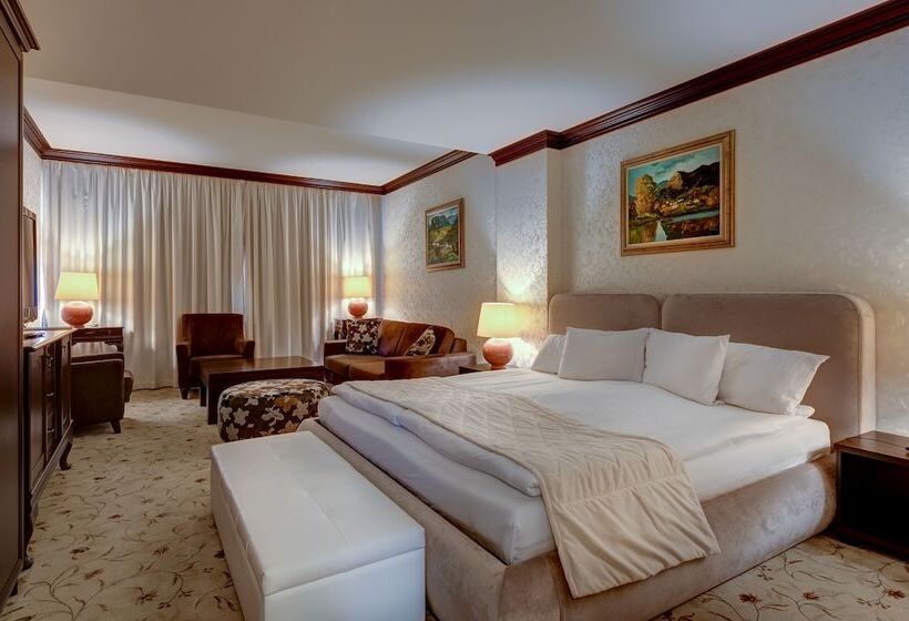 סוויטת ג'וניור נוף הרים, Shiroka Laka