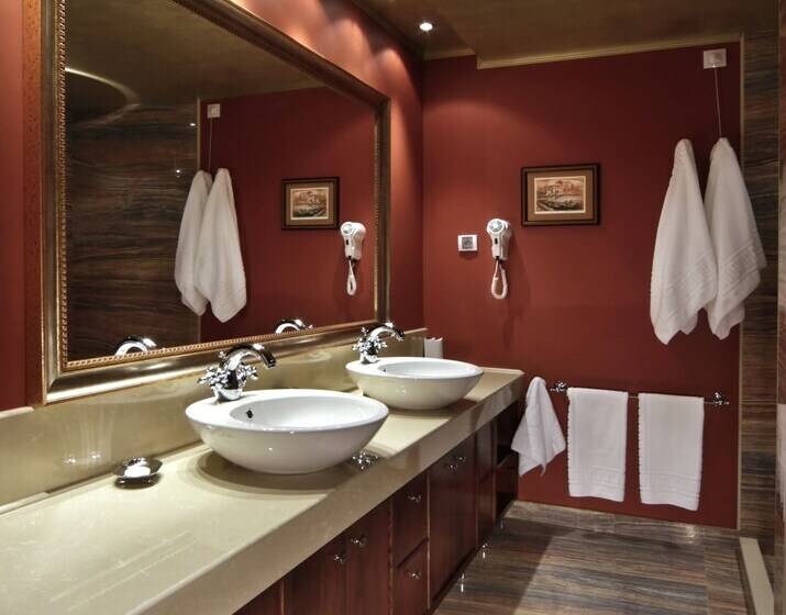 סוויטה אקזקיוטיב, Shiroka Laka