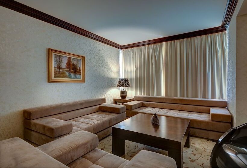 エクゼクティブスイート, Shiroka Laka