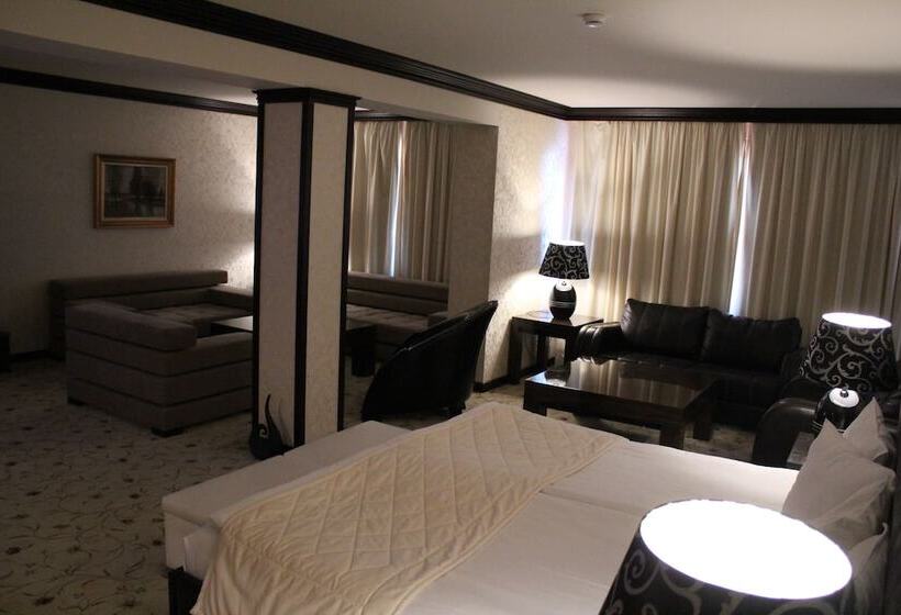 סוויטה אקזקיוטיב, Shiroka Laka