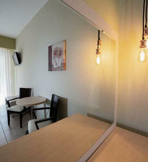 マウンテンビュースタンダードルーム, Villa Nickolas