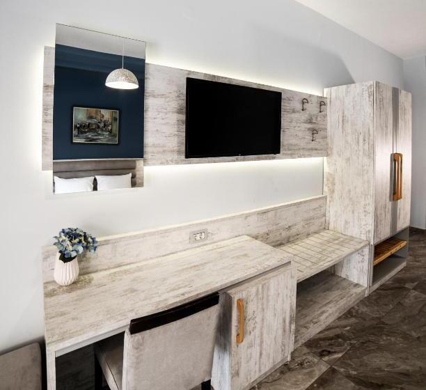 Triple Room Sea View, Villa Nickolas