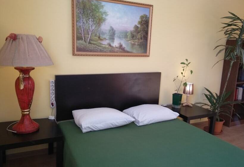 带共用浴室的标准房间, Canadian Corner