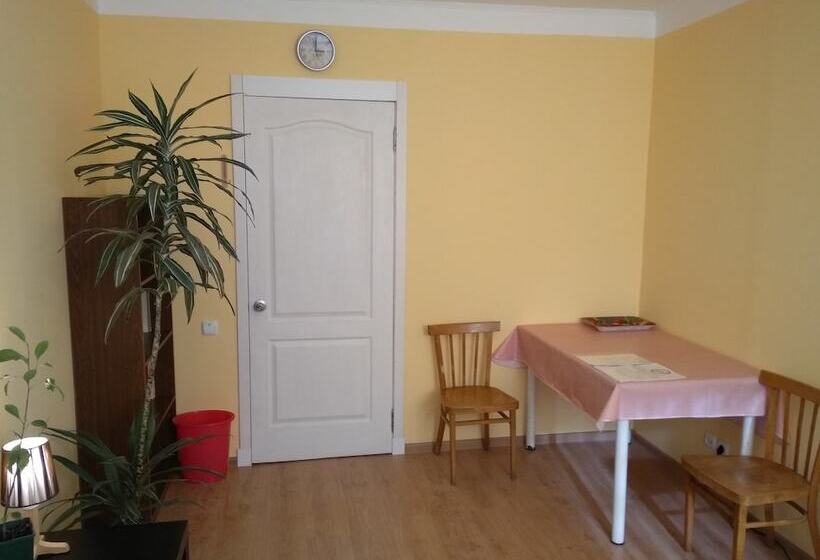 带共用浴室的标准房间, Canadian Corner