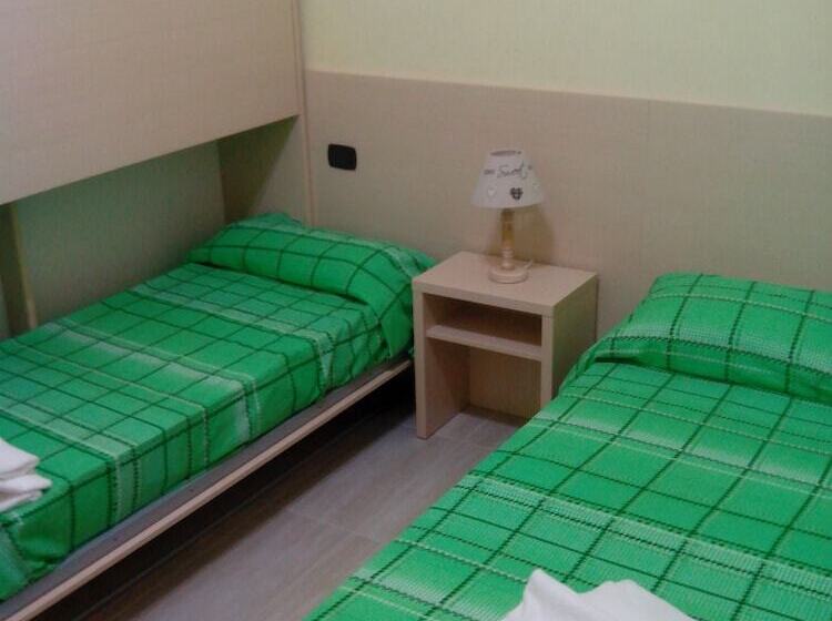 اتاق استاندارد, Guest House Hola Roma