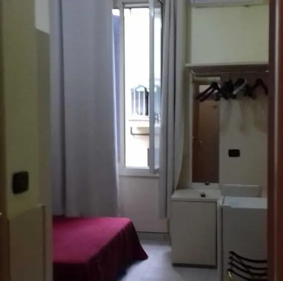 اتاق استاندارد سه نفره, Guest House Hola Roma