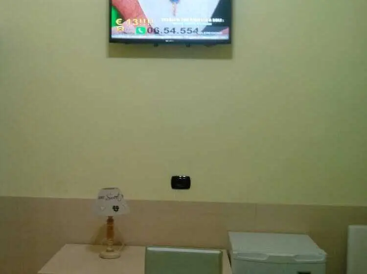 اتاق استاندارد چهار تخته, Guest House Hola Roma