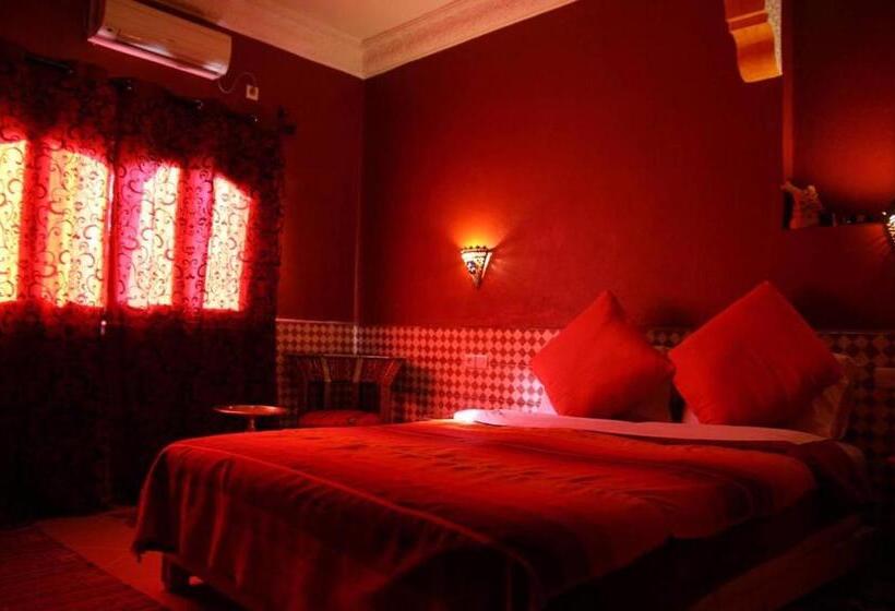 Номер Deluxe, Restaurant Dar Al Madina