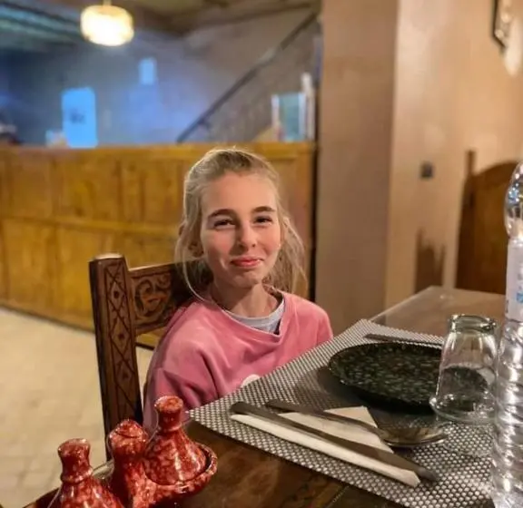 デラックスルーム, Restaurant Dar Al Madina