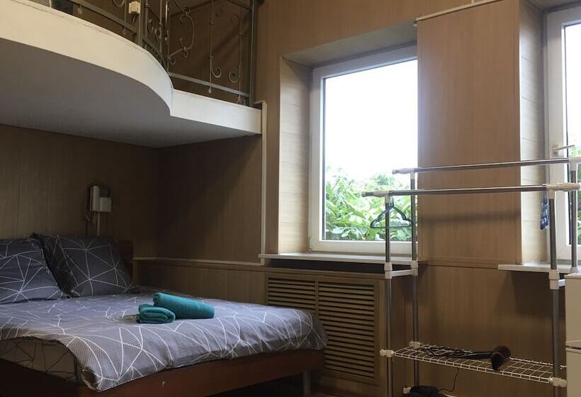 Семейный Номер Совместный Санузел, Port House Hostel