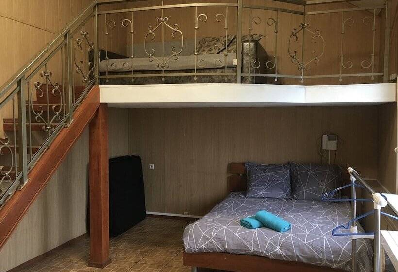 Семейный Номер Совместный Санузел, Port House Hostel