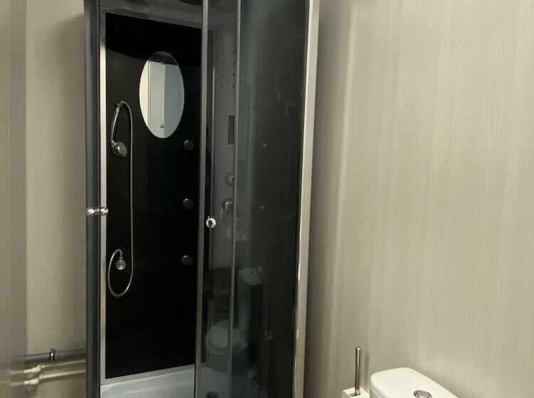 Семейный Номер, Port House Hostel