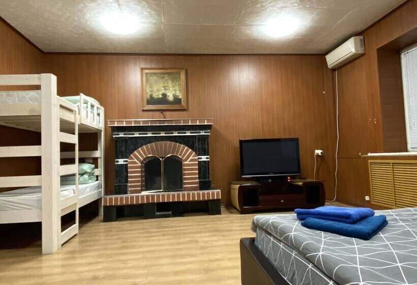 Семейный Номер, Port House Hostel