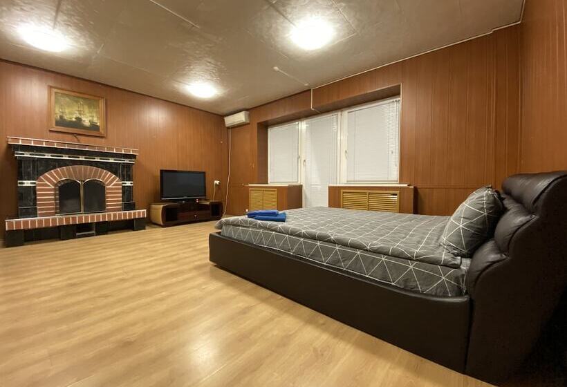 Семейный Номер, Port House Hostel