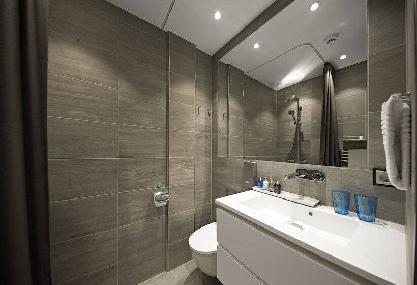 إستوديو قياسى, Living Suites