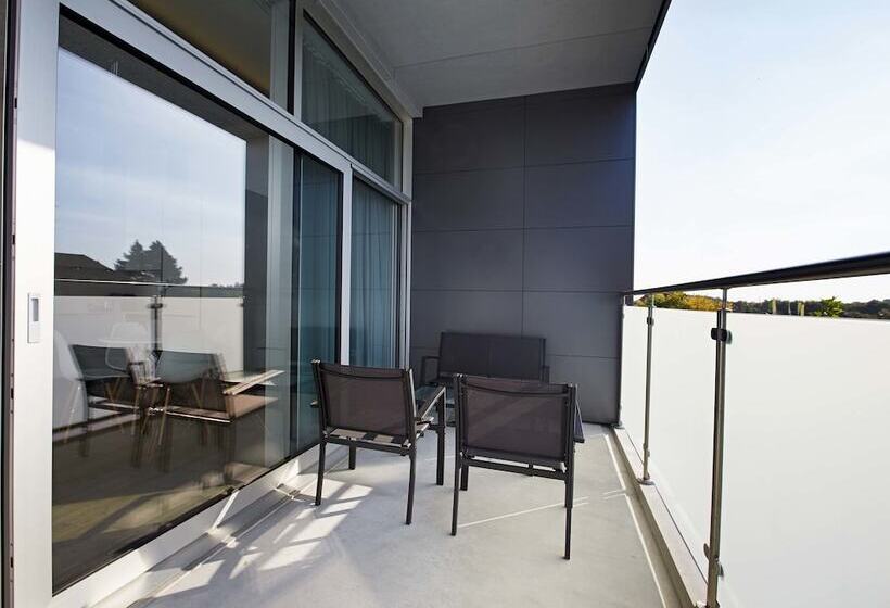 إستوديو قياسى, Living Suites