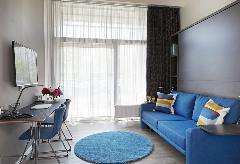 إستوديو قياسى, Living Suites