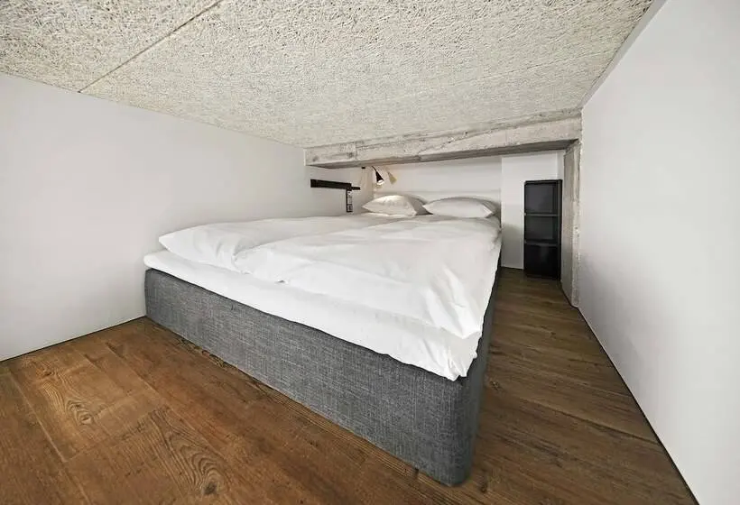 スタンダードスタジオ, Living Suites