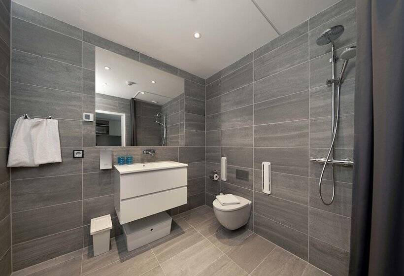 شقة غرفة واحدة, Living Suites