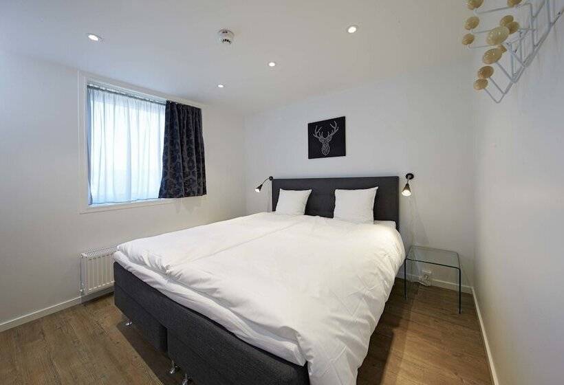 شقة غرفة واحدة, Living Suites