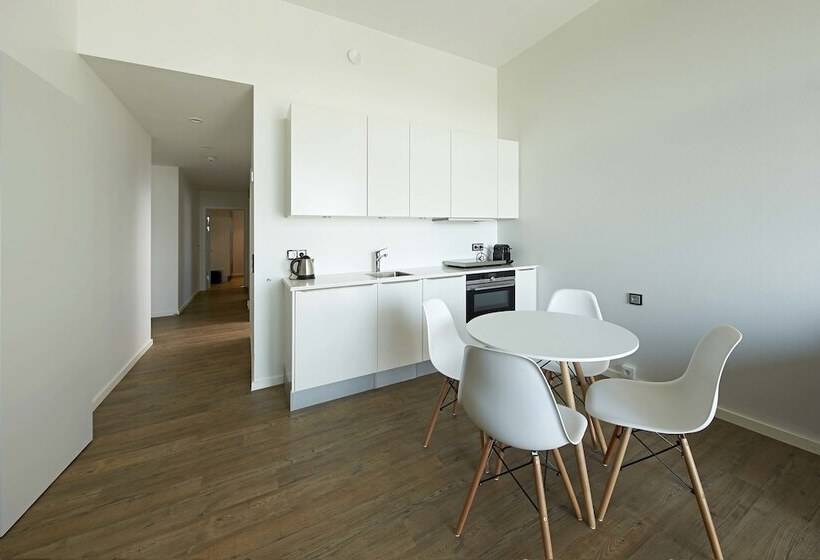 شقة غرفتين, Living Suites