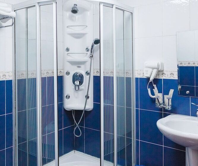 스탠다드 트리플 룸, Mercury Hotel Complex