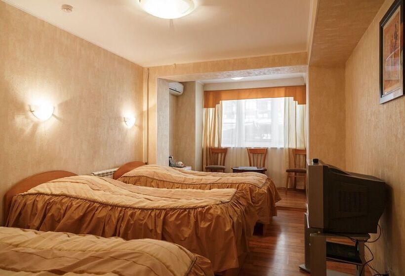 스탠다드 트리플 룸, Mercury Hotel Complex